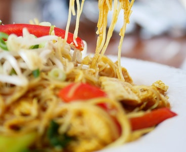 Parmezan pendirli əriştə